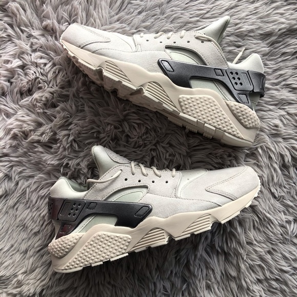 **SOLD** Nike Air Huarache Run Premium ☠️ - Picture 7 of 8